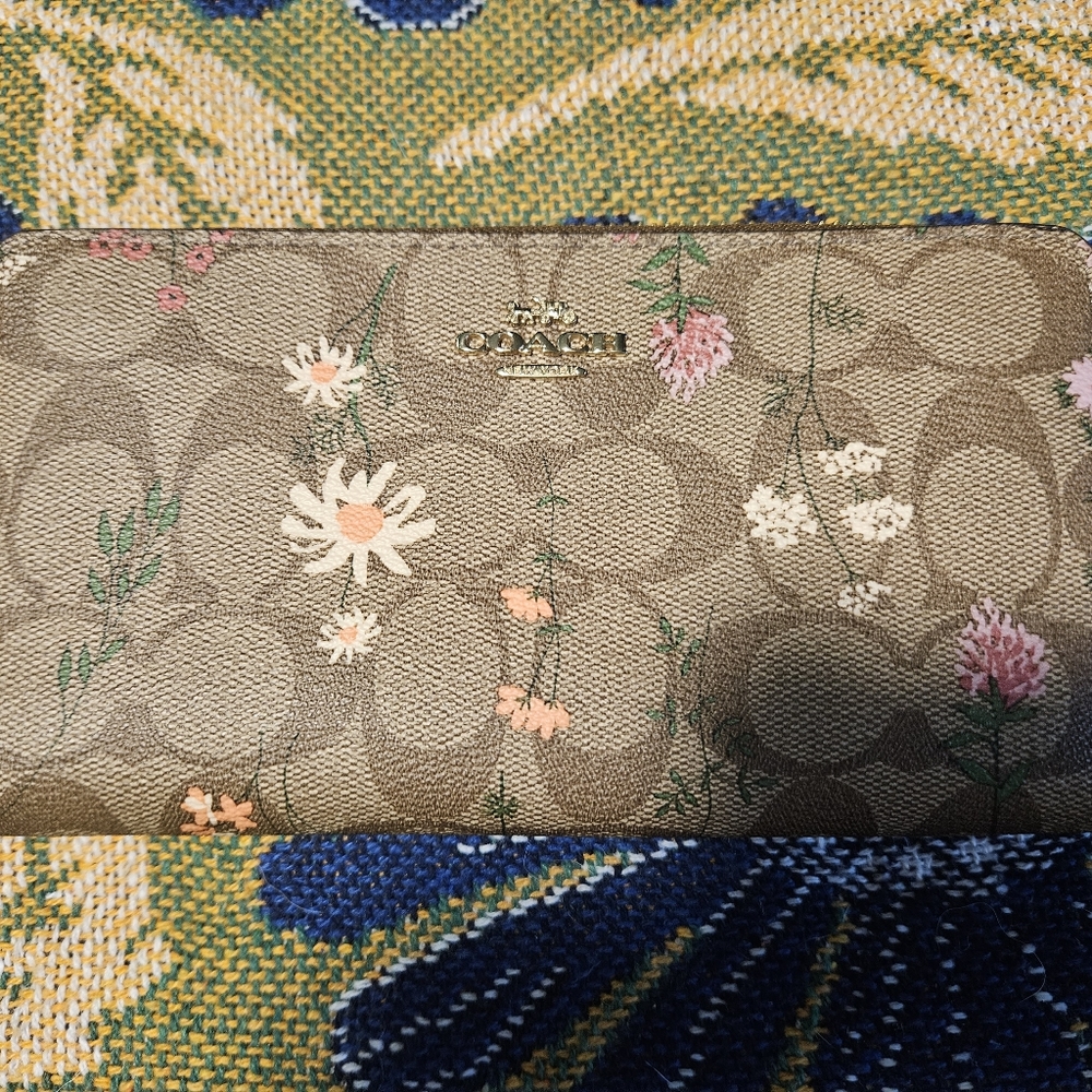 Long Zip Around Wallet In Signature Canvas With Wildflower Print